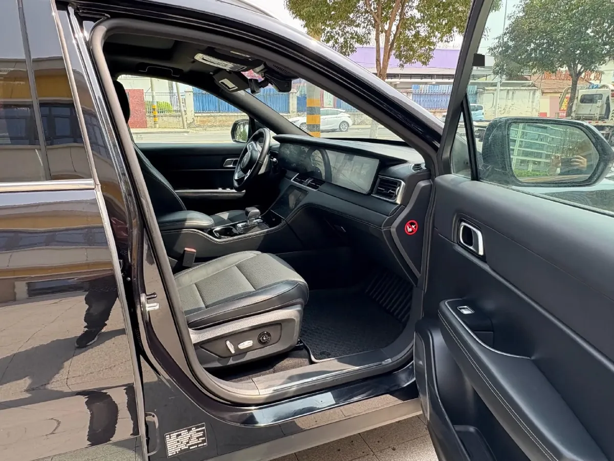 2021 Li ONE Range Extended 131HP REEV 40.5KWH,autocango,china used car exporter,china ev exporter,chinese used car exporter,chinese used ev exporter