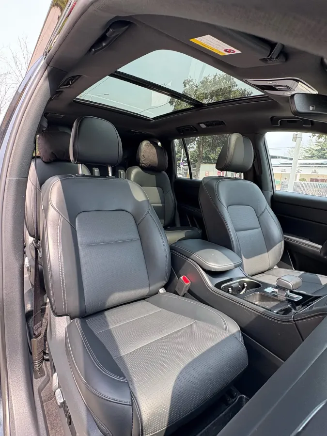 2021 Li ONE Range Extended 131HP REEV 40.5KWH,autocango,china used car exporter,china ev exporter,chinese used car exporter,chinese used ev exporter