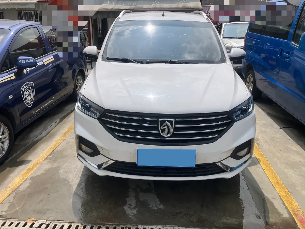 2018 BaoJun 360 1.5L 112HP L4 6MT,autocango,china used car exporter,china ev exporter,chinese used car exporter,chinese used ev exporter