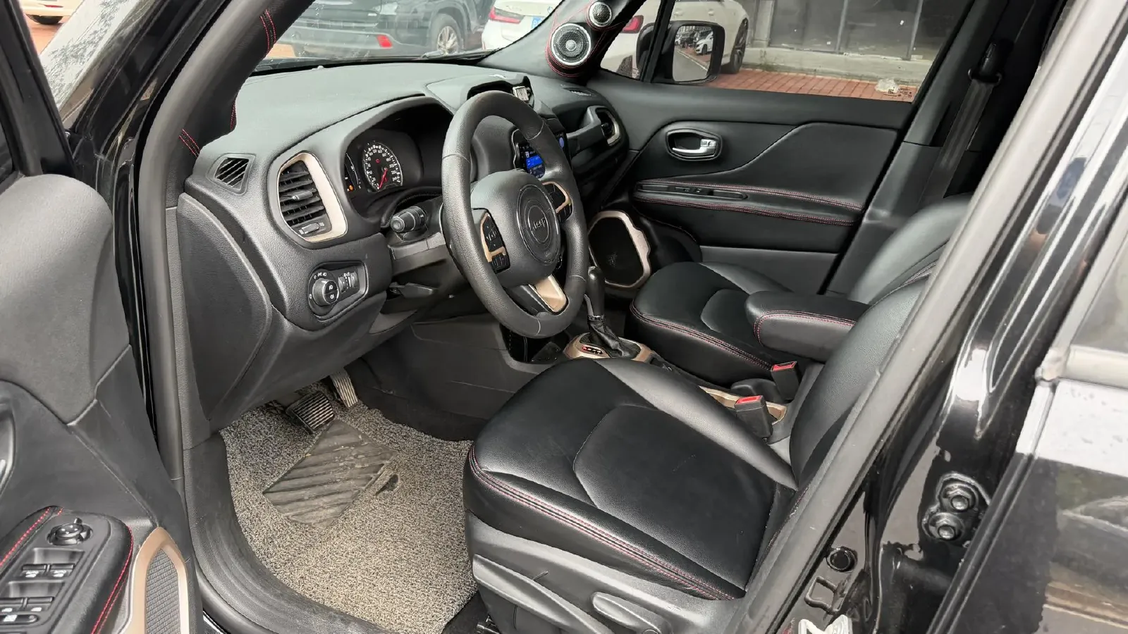 2017 Jeep Renegade 1.4T 150HP L4 7DCT,autocango,china used car exporter,china ev exporter,chinese used car exporter,chinese used ev exporter