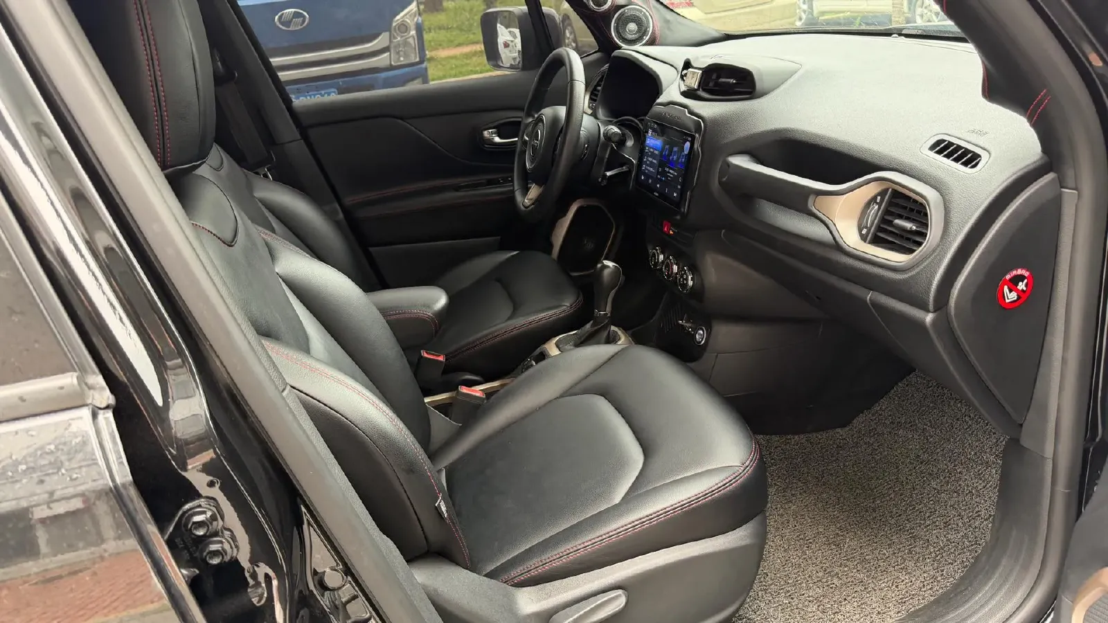 2017 Jeep Renegade 1.4T 150HP L4 7DCT,autocango,china used car exporter,china ev exporter,chinese used car exporter,chinese used ev exporter