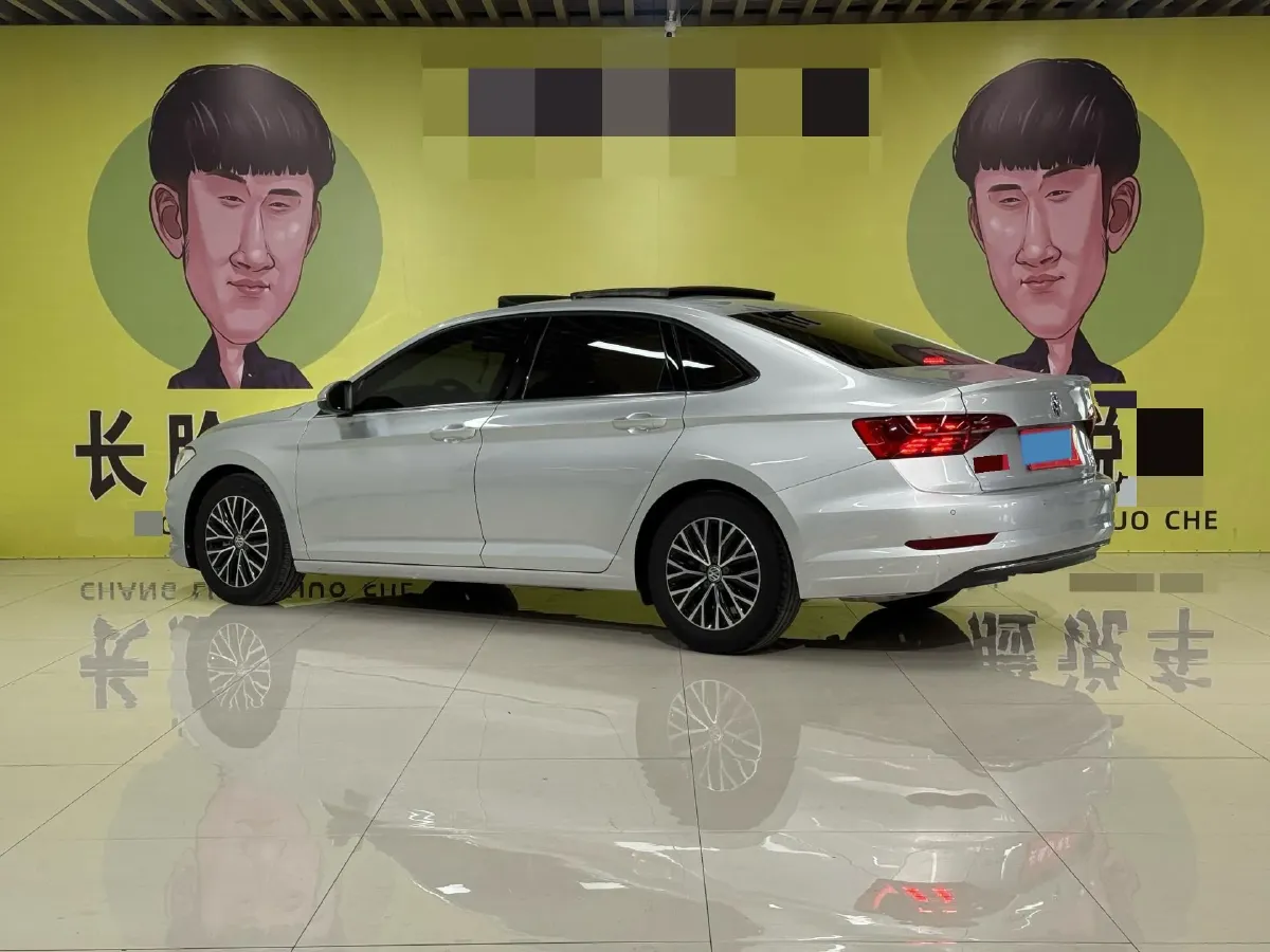 2019 Jeep Renegade 1.3T 173HP L4 7DCT,autocango,china used car exporter,china ev exporter,chinese used car exporter,chinese used ev exporter