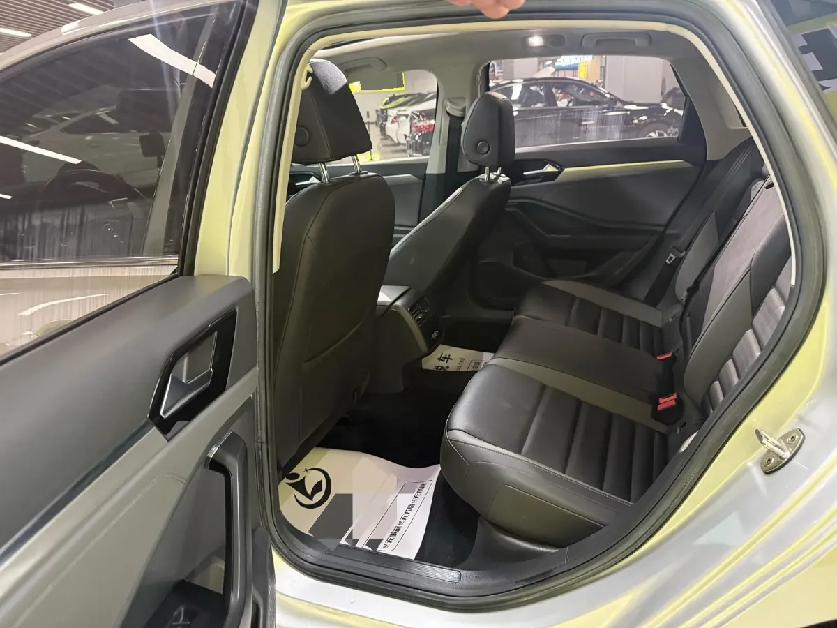 2019 Jeep Renegade 1.3T 173HP L4 7DCT,autocango,china used car exporter,china ev exporter,chinese used car exporter,chinese used ev exporter