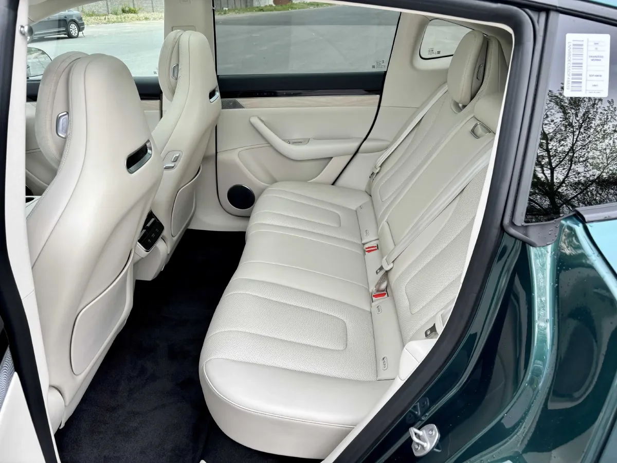 2026 Luxeed R7 REEV 156HP REEV,autocango,china used car exporter,china ev exporter,chinese used car exporter,chinese used ev exporter