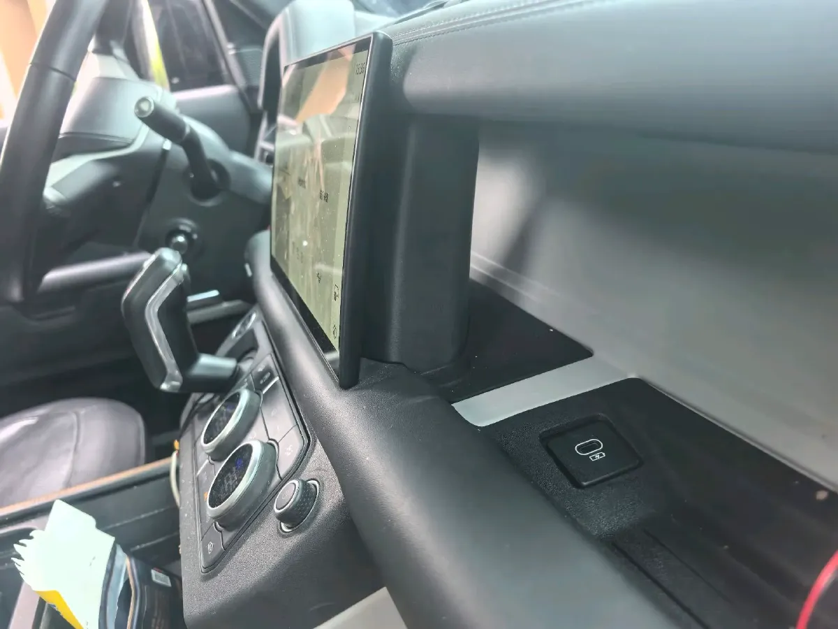 2023 Land Rover Defender 3.0T 400HP L6 8AT,autocango,china used car exporter,china ev exporter,chinese used car exporter,chinese used ev exporter