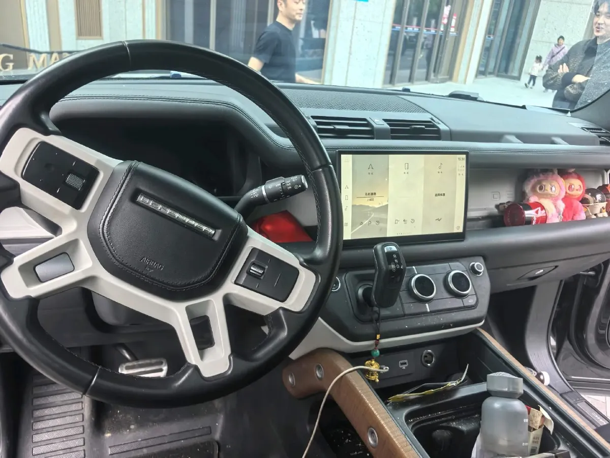 2023 Land Rover Defender 3.0T 400HP L6 8AT,autocango,china used car exporter,china ev exporter,chinese used car exporter,chinese used ev exporter