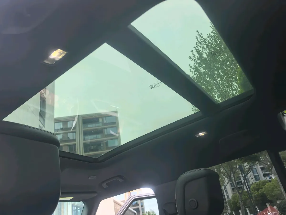 2023 Land Rover Defender 3.0T 400HP L6 8AT,autocango,china used car exporter,china ev exporter,chinese used car exporter,chinese used ev exporter