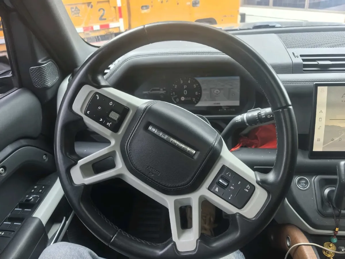 2023 Land Rover Defender 3.0T 400HP L6 8AT,autocango,china used car exporter,china ev exporter,chinese used car exporter,chinese used ev exporter