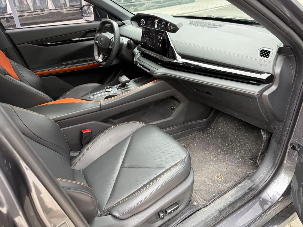 2023 ChangAn UNI-V iDD 1.5T 170HP L4 6TCT PHEV 18.4KWH,autocango,china used car exporter,china ev exporter,chinese used car exporter,chinese used ev exporter