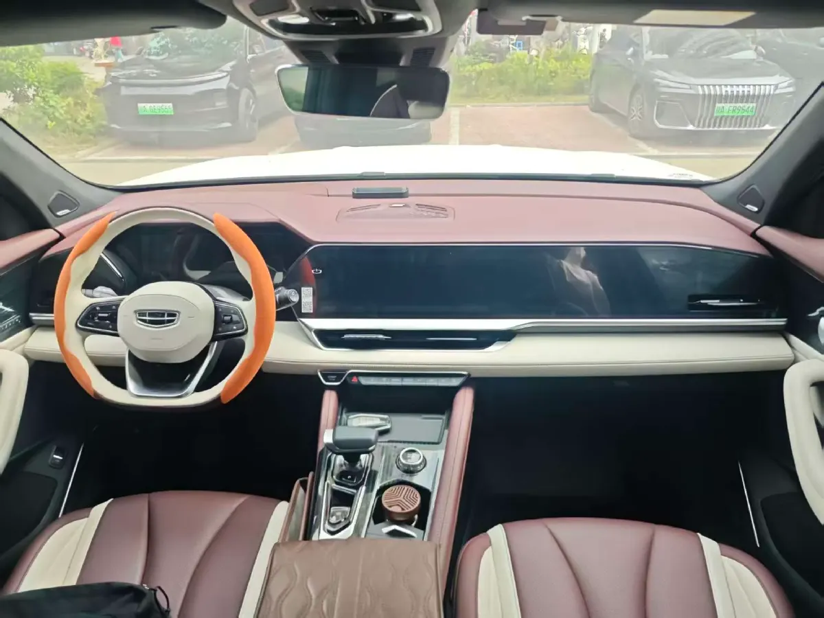 2021 Geely Monjaro 2.0T 218HP L4 7DCT,autocango,china used car exporter,china ev exporter,chinese used car exporter,chinese used ev exporter