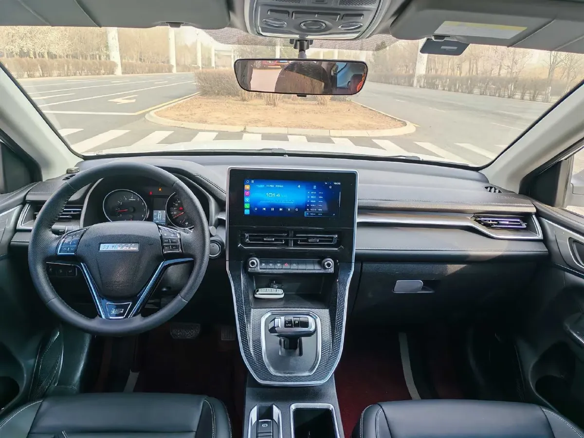 2021 Haval M6 1.5T 150HP L4 7DCT,autocango,china used car exporter,china ev exporter,chinese used car exporter,chinese used ev exporter