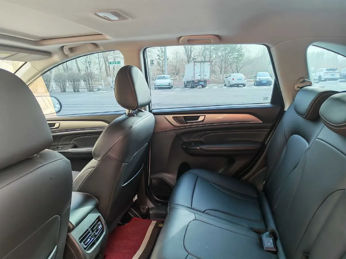 2021 Haval M6 1.5T 150HP L4 7DCT,autocango,china used car exporter,china ev exporter,chinese used car exporter,chinese used ev exporter