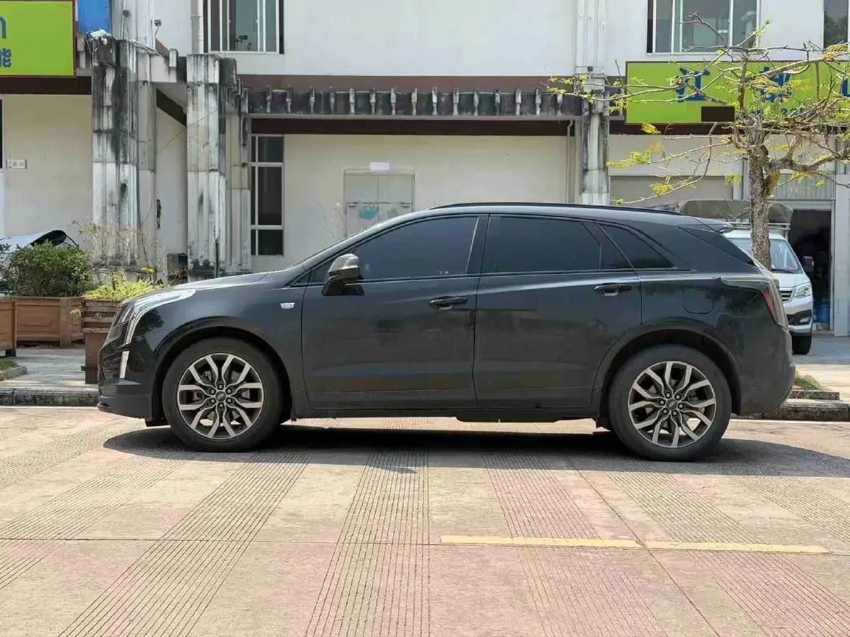 2022 Cadillac XT5 2.0T 237HP L4 9AT,autocango,china used car exporter,china ev exporter,chinese used car exporter,chinese used ev exporter