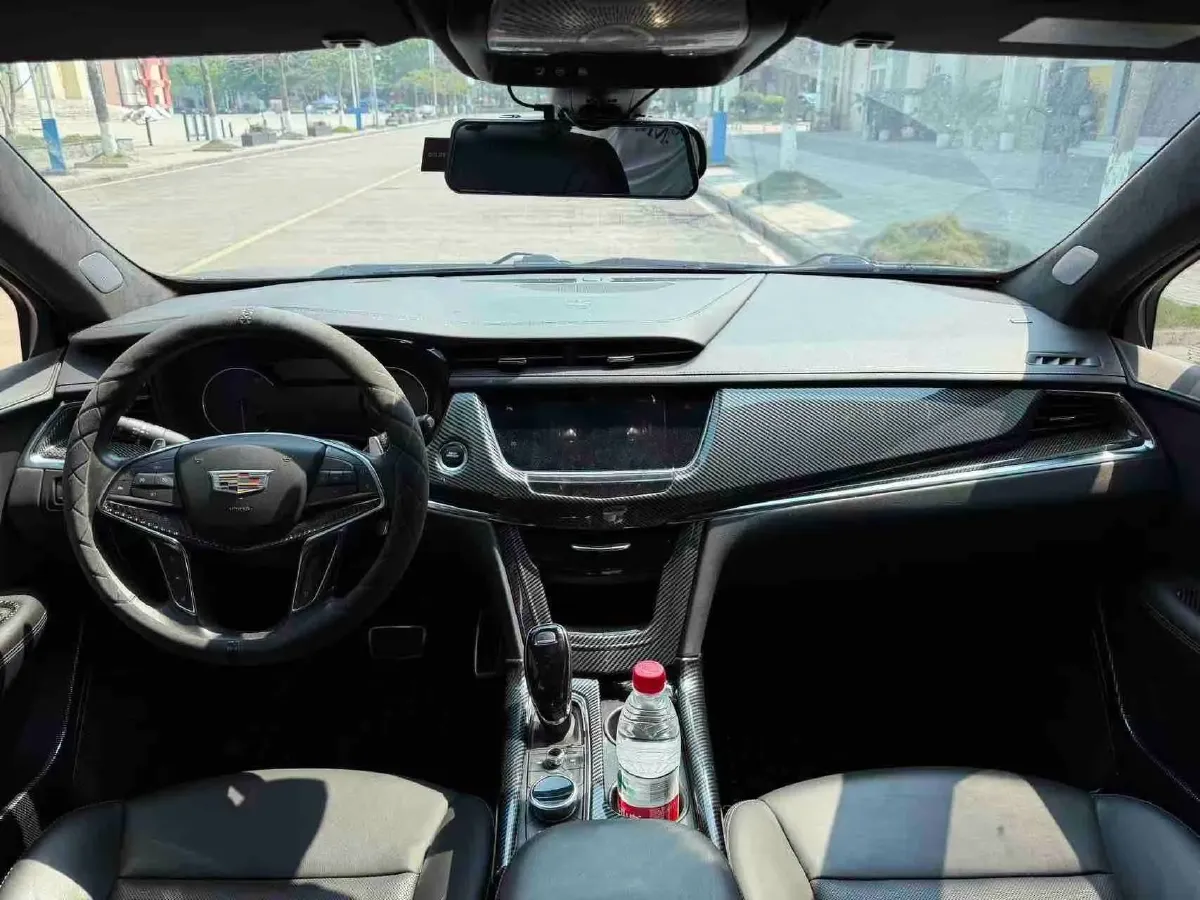 2022 Cadillac XT5 2.0T 237HP L4 9AT,autocango,china used car exporter,china ev exporter,chinese used car exporter,chinese used ev exporter