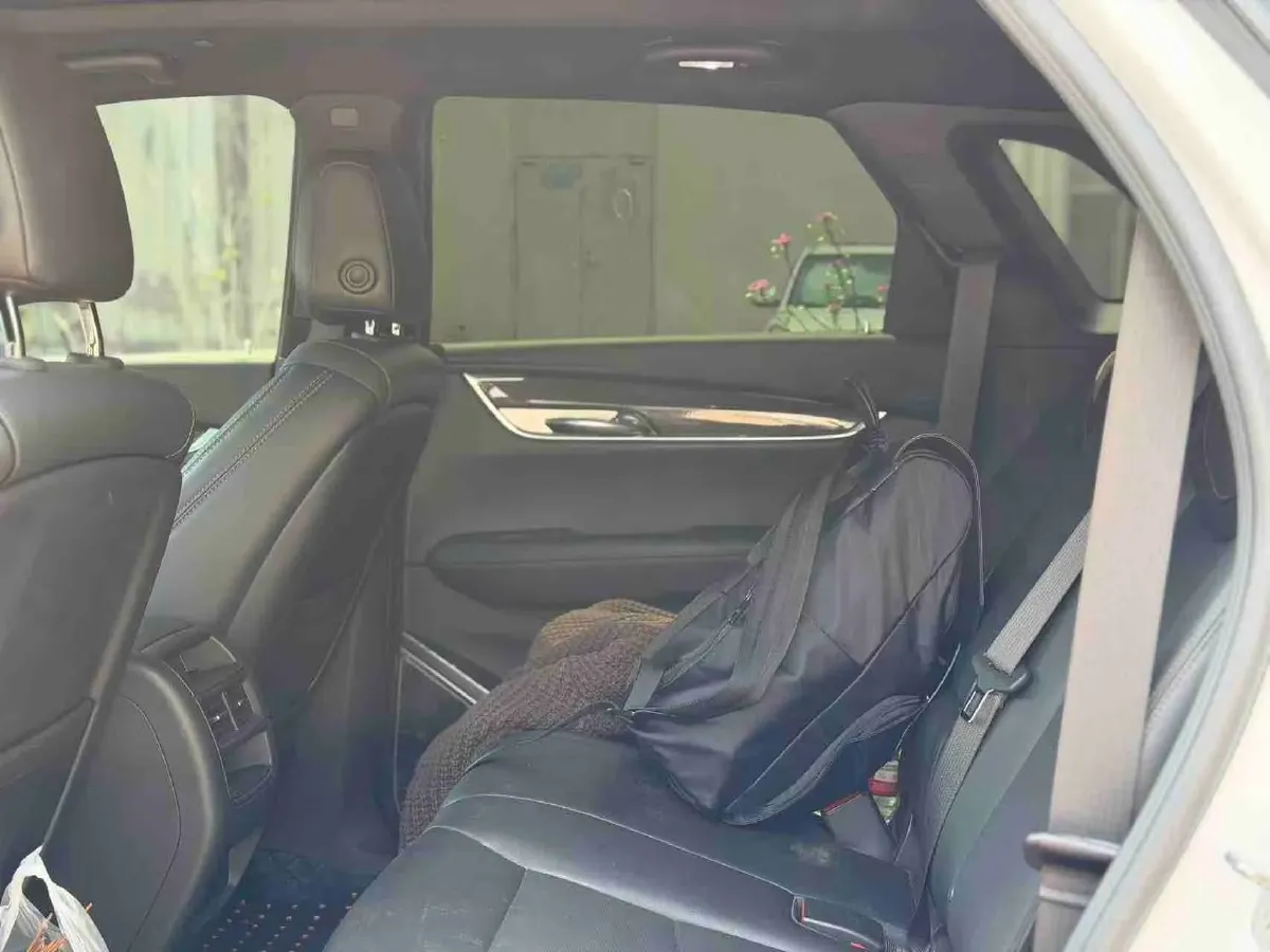 2022 Cadillac XT5 2.0T 237HP L4 9AT,autocango,china used car exporter,china ev exporter,chinese used car exporter,chinese used ev exporter