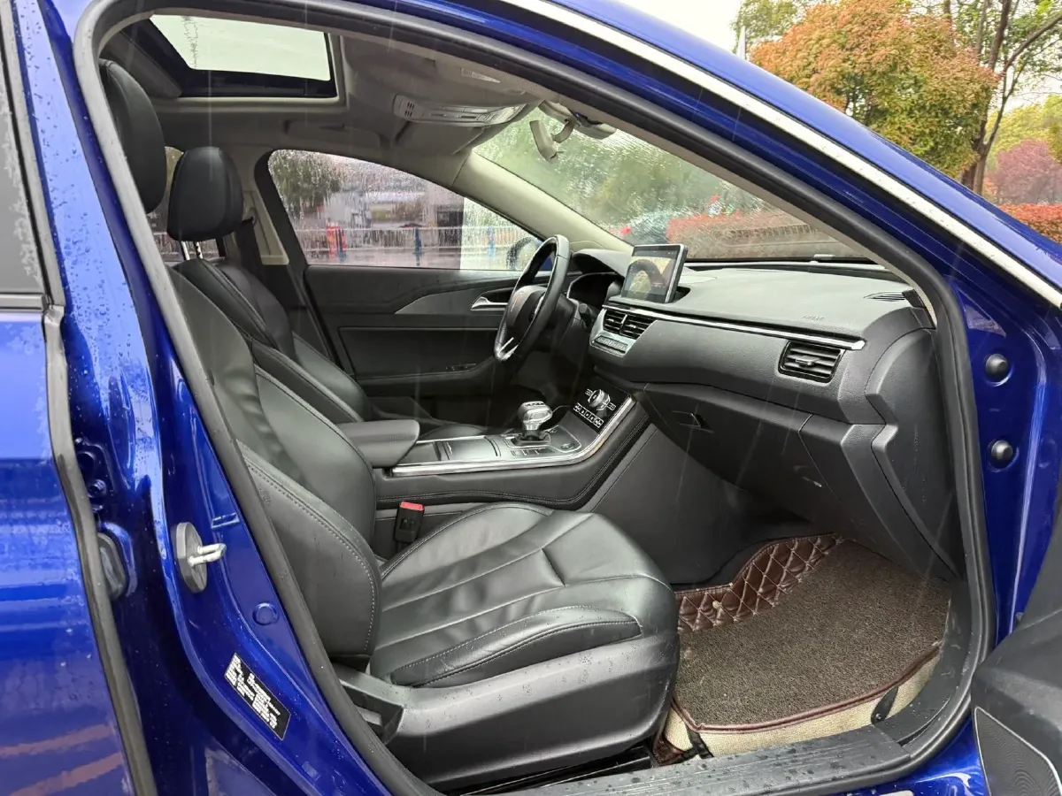 2020 HongQi H5 1.5T 169HP L4 7DCT,autocango,china used car exporter,china ev exporter,chinese used car exporter,chinese used ev exporter