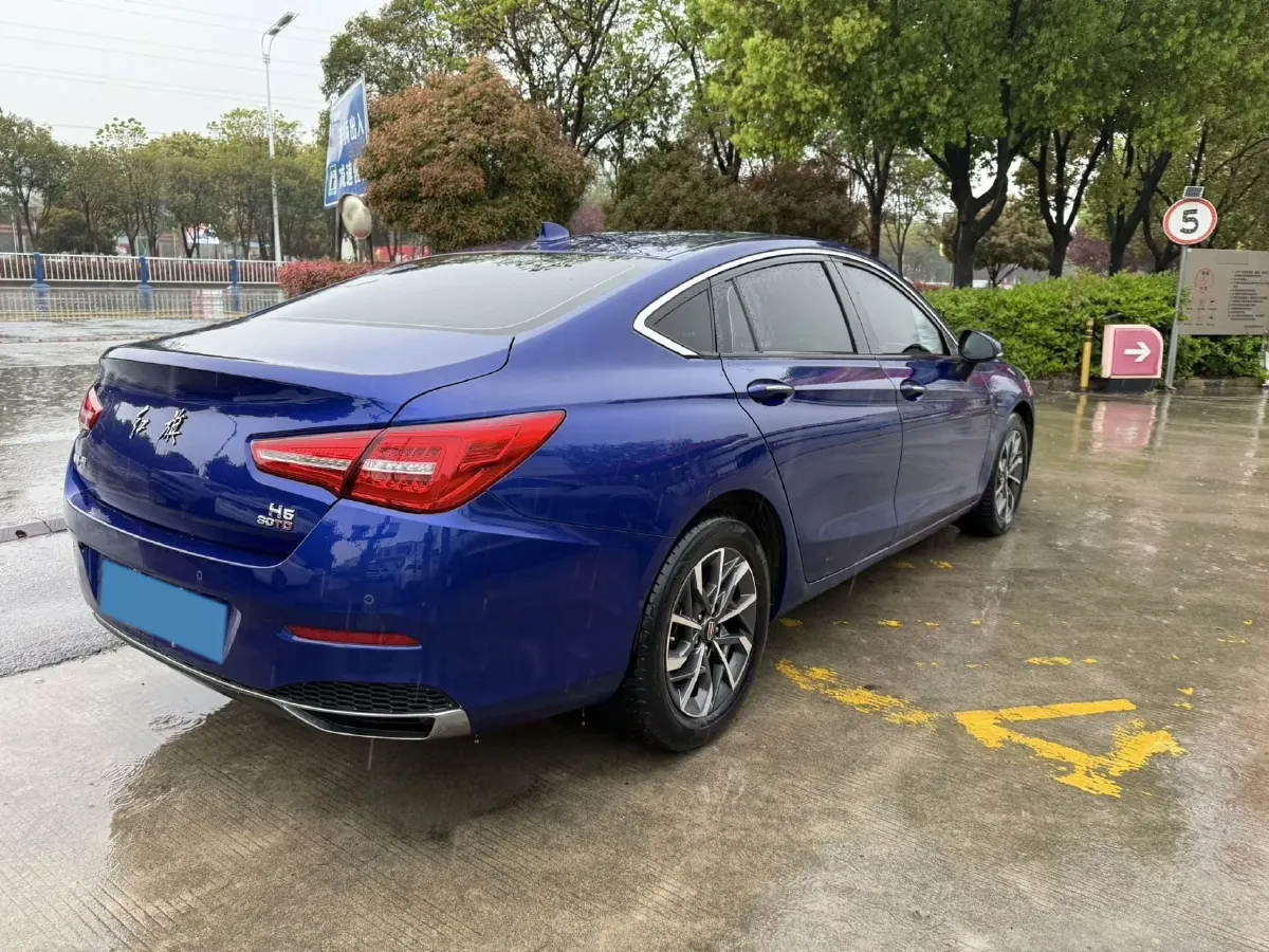 2020 HongQi H5 1.5T 169HP L4 7DCT,autocango,china used car exporter,china ev exporter,chinese used car exporter,chinese used ev exporter