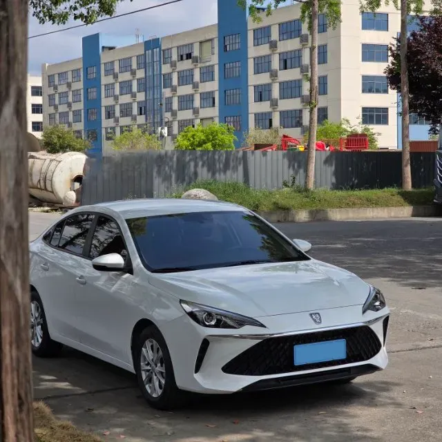 2023 Roewe i5 1.5L 129HP L4 5MT,autocango,china used car exporter,china ev exporter,chinese used car exporter,chinese used ev exporter