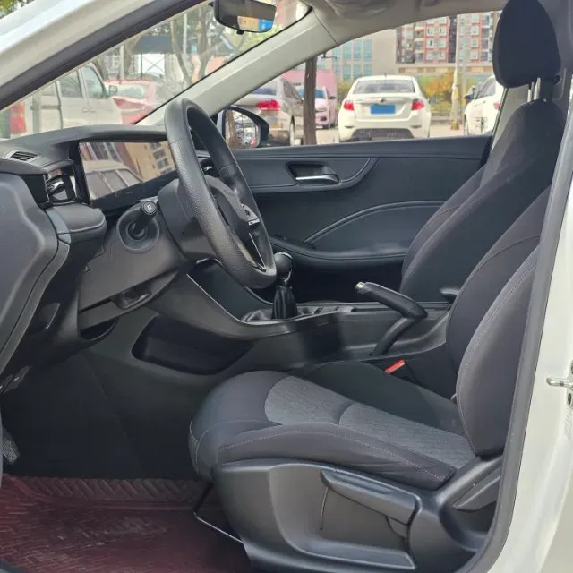 2023 Roewe i5 1.5L 129HP L4 5MT,autocango,china used car exporter,china ev exporter,chinese used car exporter,chinese used ev exporter