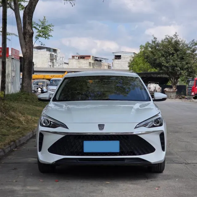2023 Roewe i5 1.5L 129HP L4 5MT,autocango,china used car exporter,china ev exporter,chinese used car exporter,chinese used ev exporter
