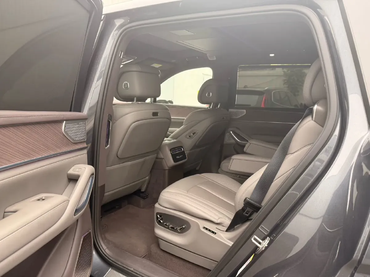 2026 Denza DenzaN9 2.0T 207HP L4 E-CVT PHEV,autocango,china used car exporter,china ev exporter,chinese used car exporter,chinese used ev exporter