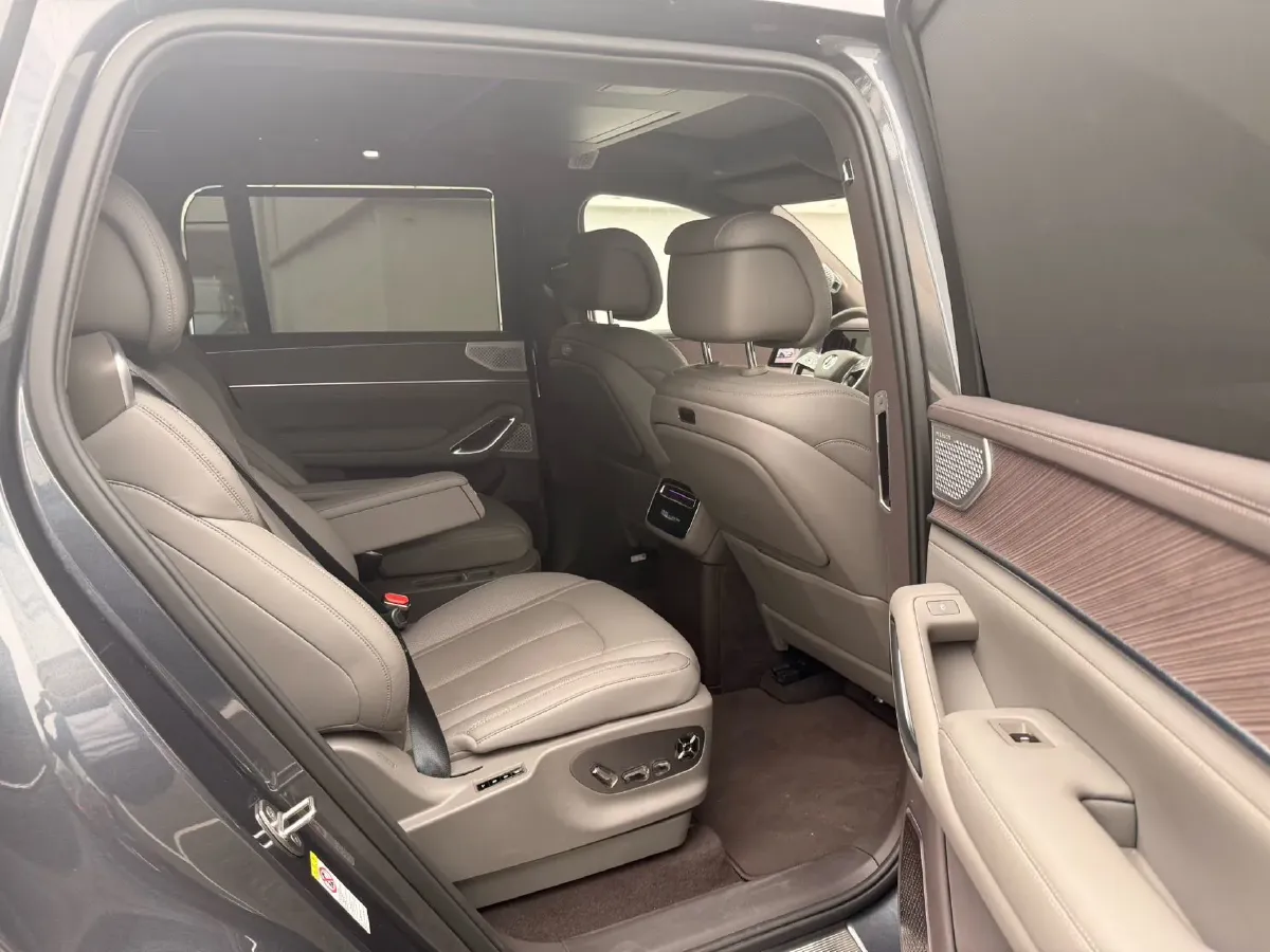 2026 Denza DenzaN9 2.0T 207HP L4 E-CVT PHEV,autocango,china used car exporter,china ev exporter,chinese used car exporter,chinese used ev exporter