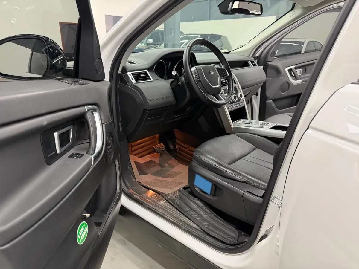 2019 Land Rover Discovery Sport 2.0T 241HP L4 9AT,autocango,china used car exporter,china ev exporter,chinese used car exporter,chinese used ev exporter