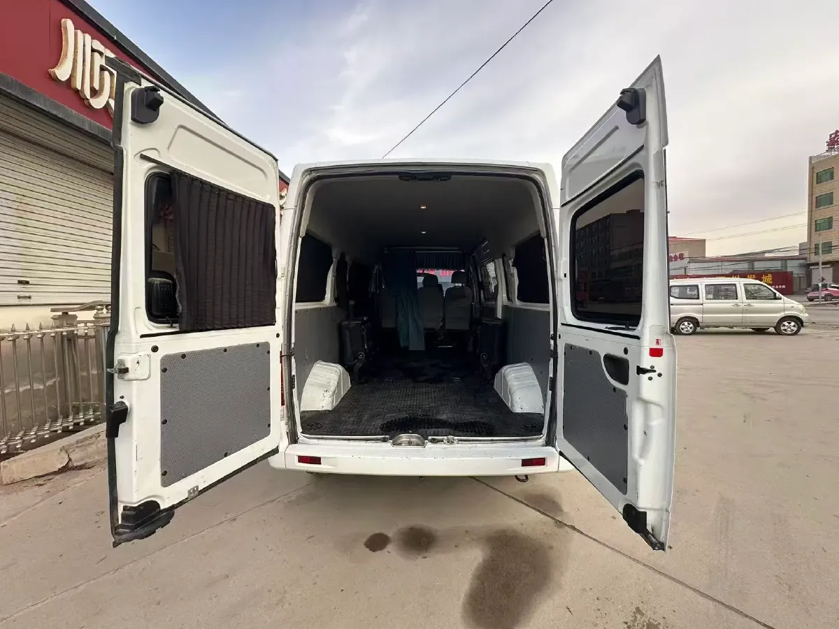 2018 Volkswagen Caravelle 2.0T 204HP L4 7DCT,autocango,china used car exporter,china ev exporter,chinese used car exporter,chinese used ev exporter