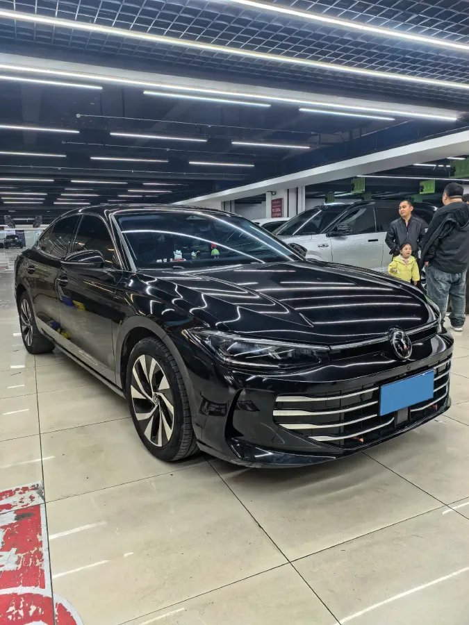 2025 Volkswagen Passat 2.0T 220HP L4 7DCT,autocango,china used car exporter,china ev exporter,chinese used car exporter,chinese used ev exporter