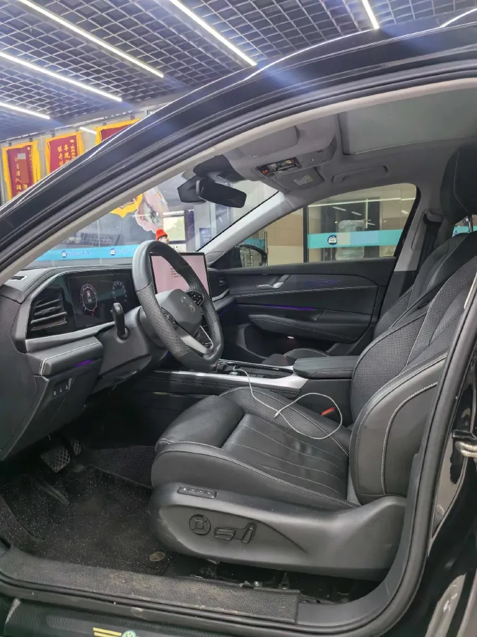 2025 Volkswagen Passat 2.0T 220HP L4 7DCT,autocango,china used car exporter,china ev exporter,chinese used car exporter,chinese used ev exporter