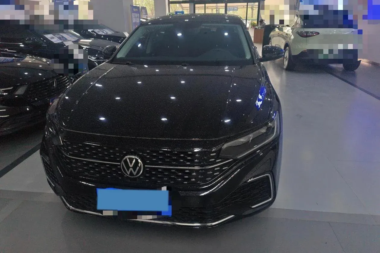 2025 Volkswagen Passat 2.0T 220HP L4 7DCT,autocango,china used car exporter,china ev exporter,chinese used car exporter,chinese used ev exporter