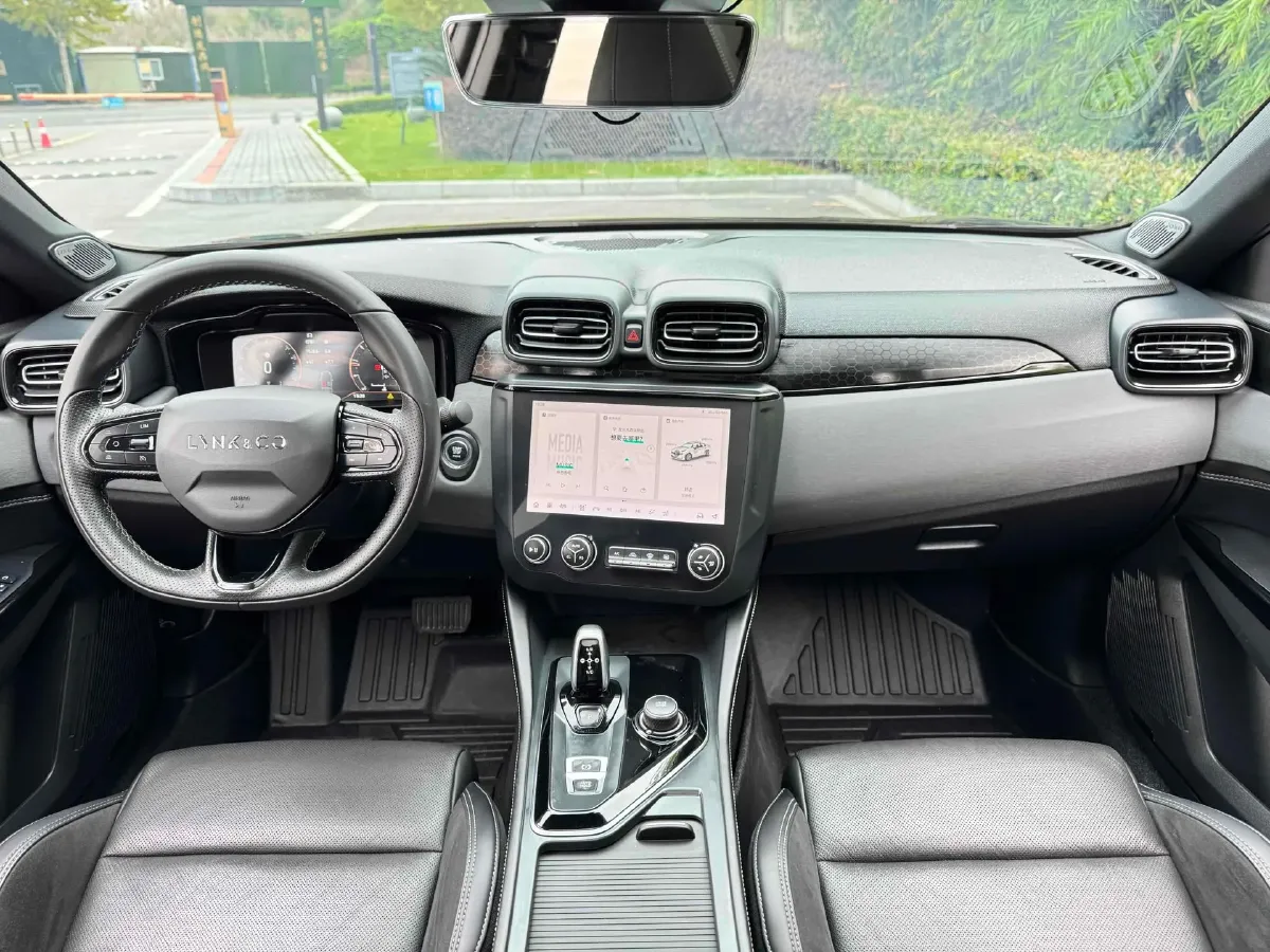 2022 LYNK&CO 03 2.0T 190HP L4 7DCT,autocango,china used car exporter,china ev exporter,chinese used car exporter,chinese used ev exporter