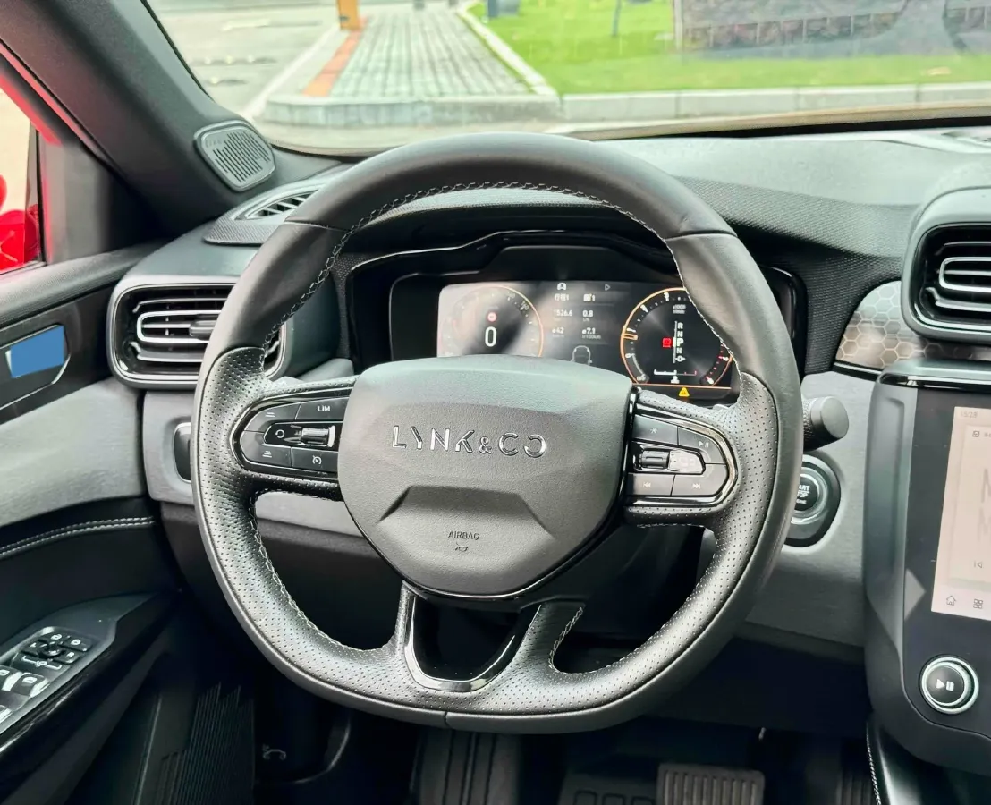 2022 LYNK&CO 03 2.0T 190HP L4 7DCT,autocango,china used car exporter,china ev exporter,chinese used car exporter,chinese used ev exporter