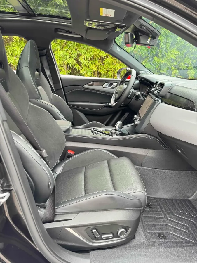 2022 LYNK&CO 03 2.0T 190HP L4 7DCT,autocango,china used car exporter,china ev exporter,chinese used car exporter,chinese used ev exporter