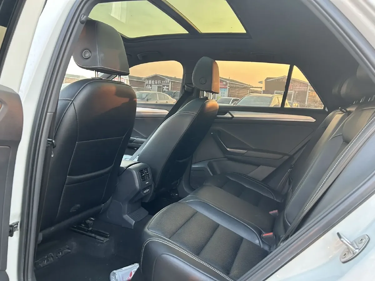 2020 Volkswagen T-Roc 1.4T 150HP L4 7DCT,autocango,china used car exporter,china ev exporter,chinese used car exporter,chinese used ev exporter