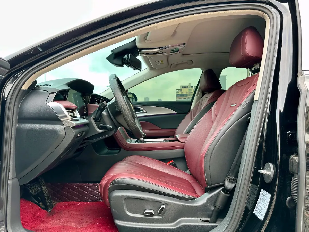 2023 HongQi H5 2.0T 224HP L4 8AT,autocango,china used car exporter,china ev exporter,chinese used car exporter,chinese used ev exporter