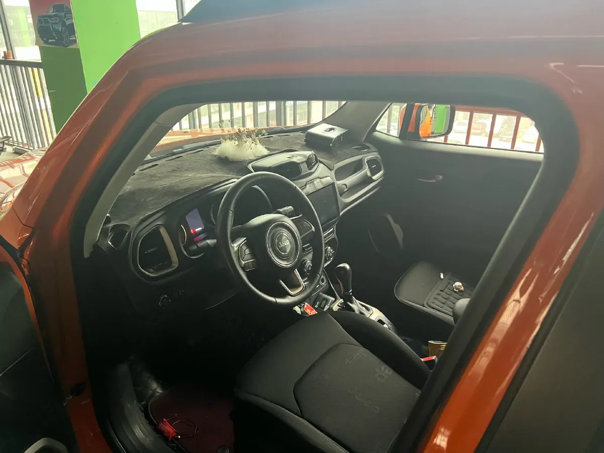 2017 Jeep Renegade 1.4T 150HP L4 7DCT,autocango,china used car exporter,china ev exporter,chinese used car exporter,chinese used ev exporter