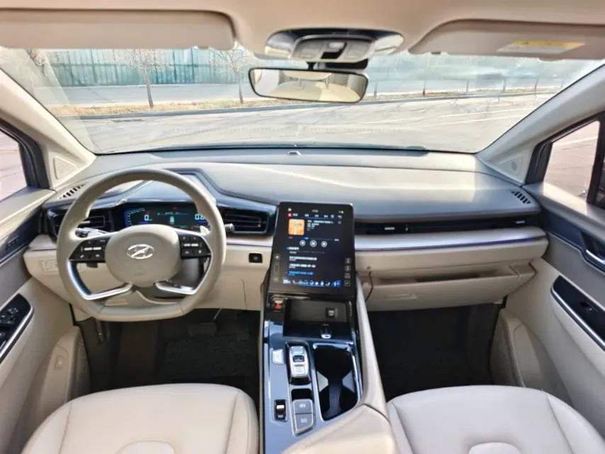 2021 Hyundai Custo 2.0T 236HP L4 8AT,autocango,china used car exporter,china ev exporter,chinese used car exporter,chinese used ev exporter