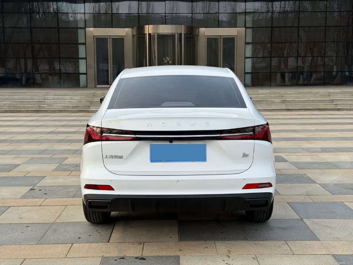 2023 Roewe i5 1.5L 129HP L4 5MT,autocango,china used car exporter,china ev exporter,chinese used car exporter,chinese used ev exporter