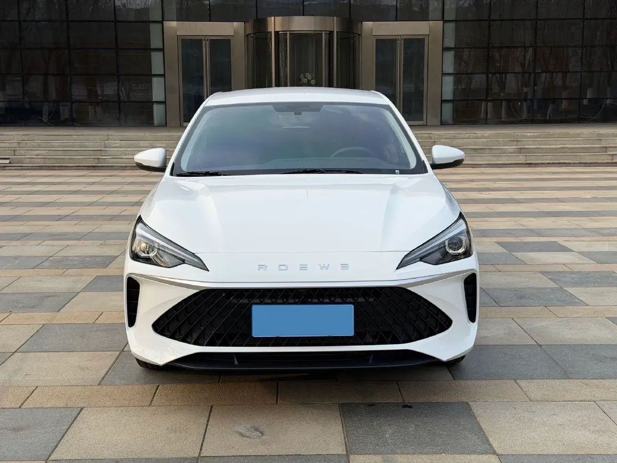 2023 Roewe i5 1.5L 129HP L4 5MT,autocango,china used car exporter,china ev exporter,chinese used car exporter,chinese used ev exporter