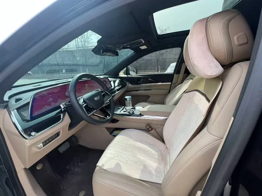 2025 Cadillac XT5 2.0T 237HP L4 9AT,autocango,china used car exporter,china ev exporter,chinese used car exporter,chinese used ev exporter