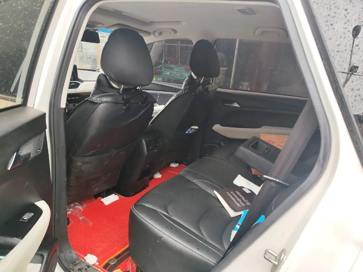 2018 BaoJun 530 1.5T 150HP L4 6MT,autocango,china used car exporter,china ev exporter,chinese used car exporter,chinese used ev exporter