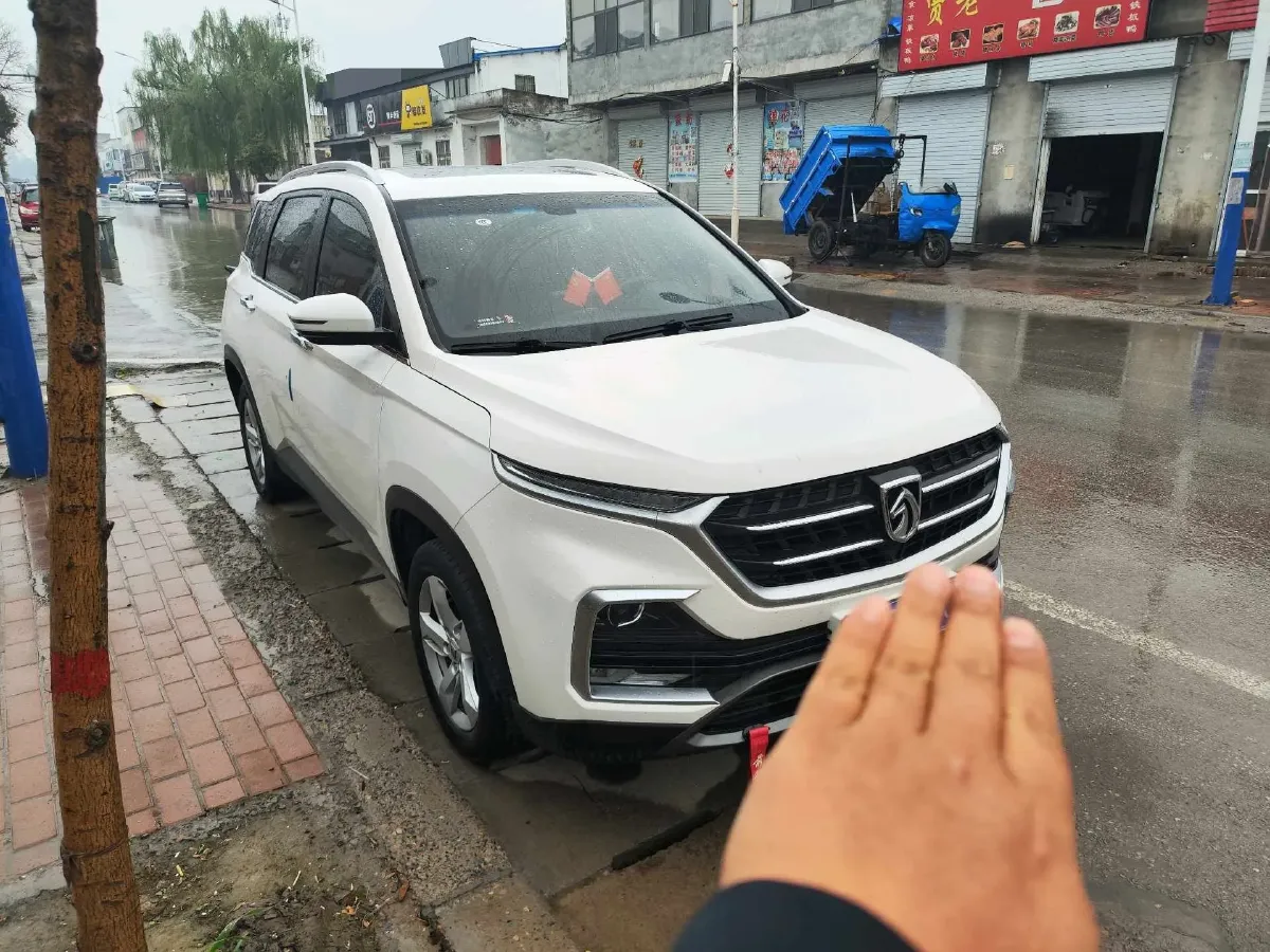 2018 BaoJun 530 1.5T 150HP L4 6MT,autocango,china used car exporter,china ev exporter,chinese used car exporter,chinese used ev exporter
