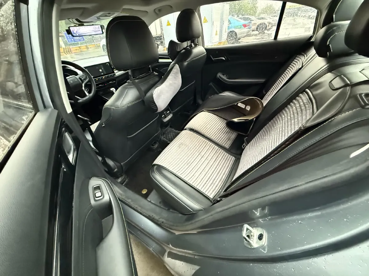 2021 Roewe i5 1.5L 120HP L4 CVT,autocango,china used car exporter,china ev exporter,chinese used car exporter,chinese used ev exporter