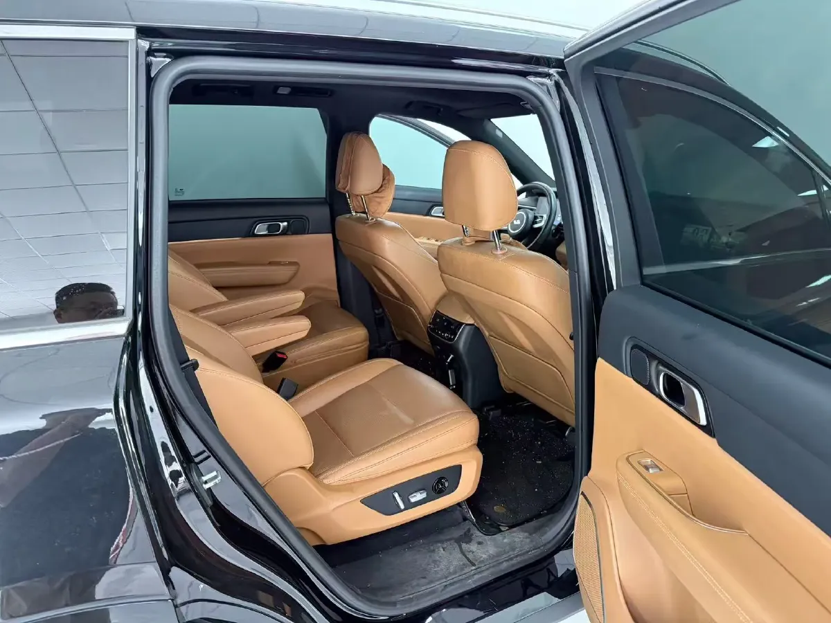 2021 Li ONE Range Extended 131HP REEV 40.5KWH,autocango,china used car exporter,china ev exporter,chinese used car exporter,chinese used ev exporter