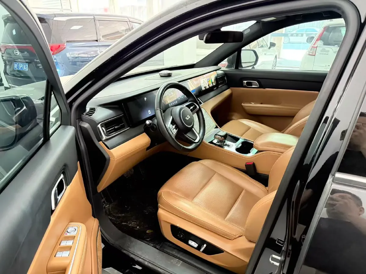 2021 Li ONE Range Extended 131HP REEV 40.5KWH,autocango,china used car exporter,china ev exporter,chinese used car exporter,chinese used ev exporter