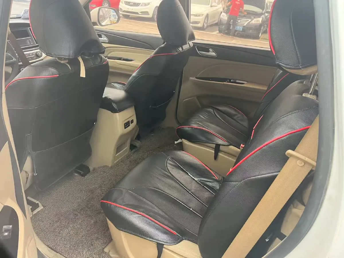 2019 BaoJun 730 1.5L 105HP L4 6MT,autocango,china used car exporter,china ev exporter,chinese used car exporter,chinese used ev exporter