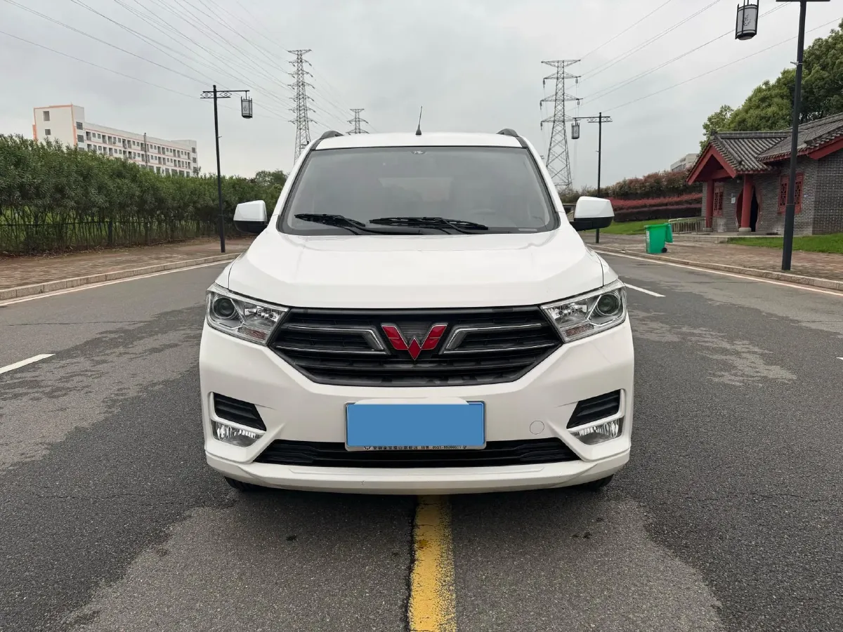 2019 WuLing HongGuang 1.5L 99HP L4 6MT,autocango,china used car exporter,china ev exporter,chinese used car exporter,chinese used ev exporter
