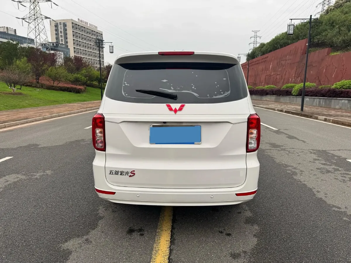 2019 WuLing HongGuang 1.5L 99HP L4 6MT,autocango,china used car exporter,china ev exporter,chinese used car exporter,chinese used ev exporter