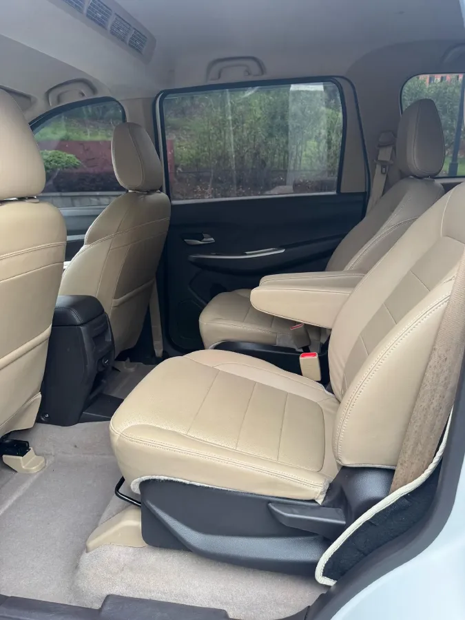 2019 WuLing HongGuang 1.5L 99HP L4 6MT,autocango,china used car exporter,china ev exporter,chinese used car exporter,chinese used ev exporter